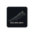 Geh den Grat Höhenlinien Sticker – 10 × 10 cm